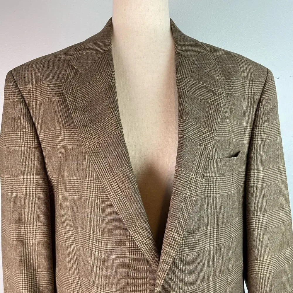 Jos. A. Banks Tan Sport Coat with Notched Lapels and Plaid Pattern Size 41R EUC